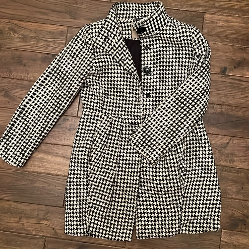 Bitten by Sarah Jessica Parker Houndstooth dressy car coat - Large
